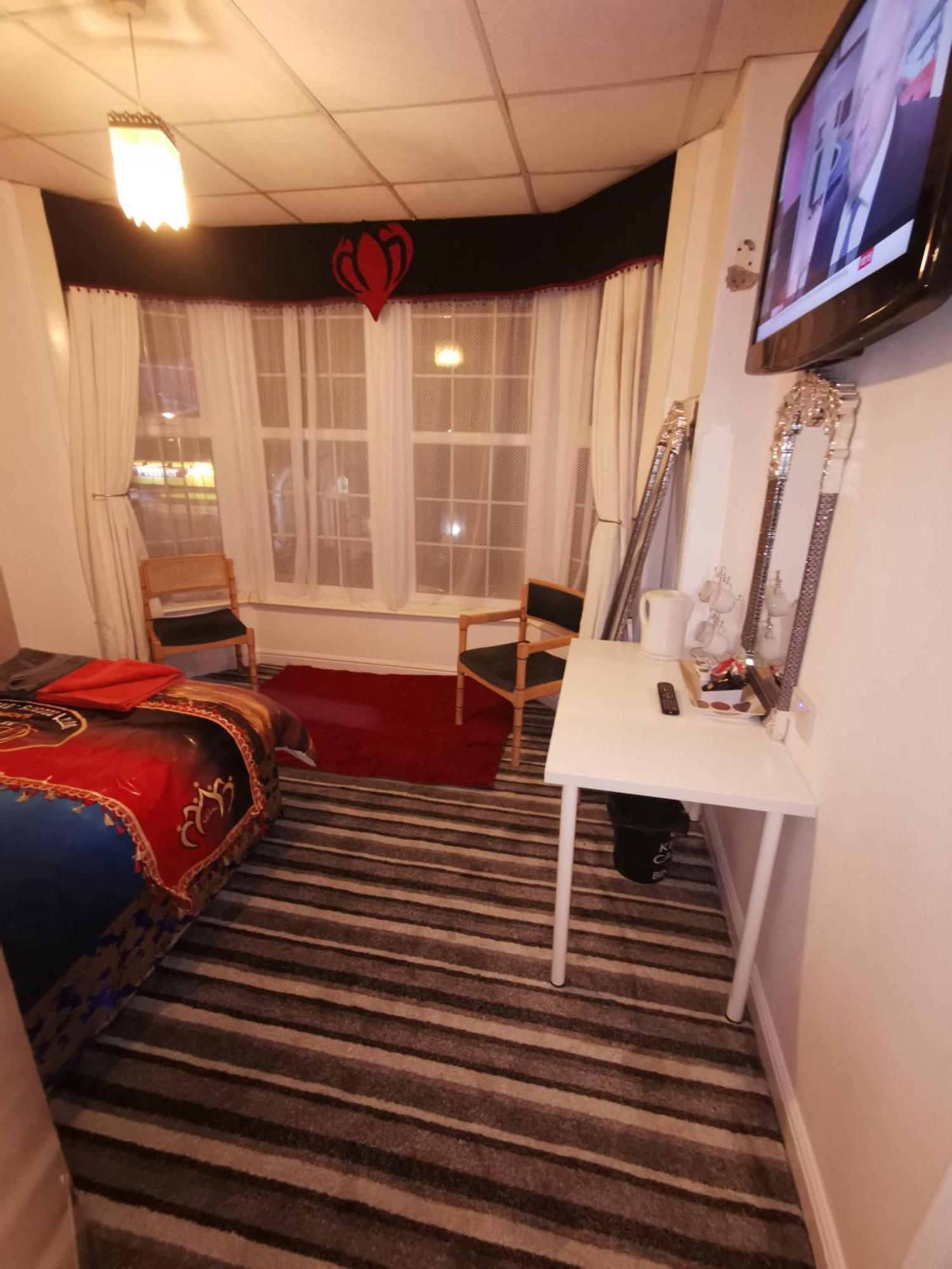 Bukhari Hotel Blackpool Bilik gambar